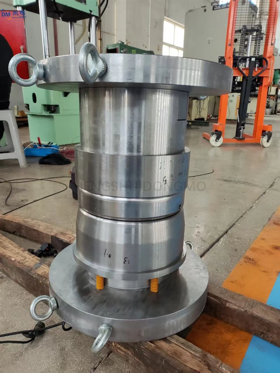 Zpracování a výroba kovových lisovacích dílů: progresivní raznice, průběžná raznice, hlubokotažná raznice